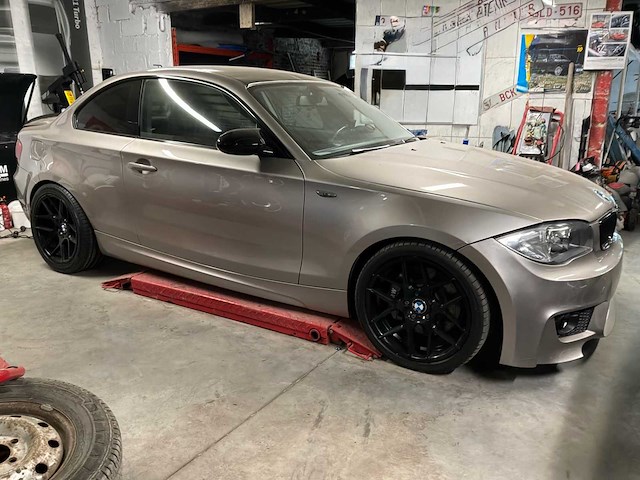 Bmw 135i coupé/1 serie e82 auto uit 2008 - afbeelding 44 van  46