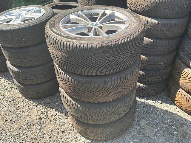 Bmw 17 inch set van 4 banden voor bmw + velgen met sensoren - afbeelding 1 van  12