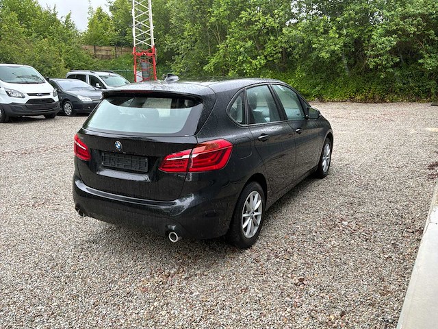 Bmw 2018d active tourer car 2018 - afbeelding 12 van  13