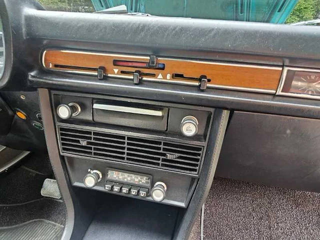 Bmw 2500 vintage auto uit 1973 - afbeelding 9 van  49