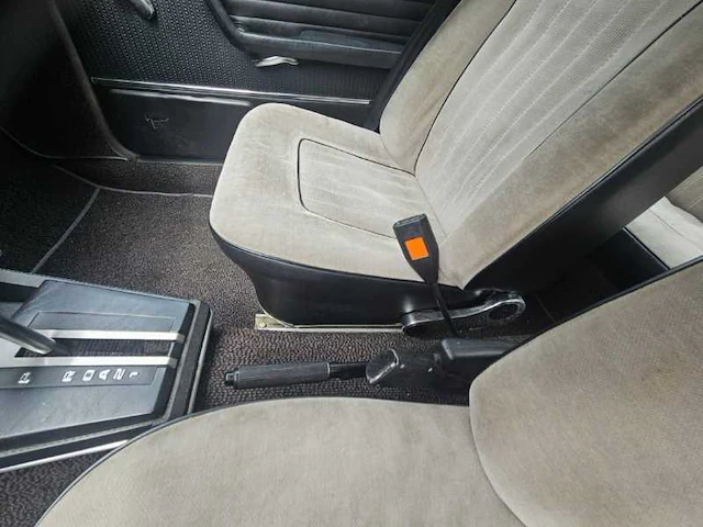 Bmw 2500 vintage auto uit 1973 - afbeelding 14 van  49