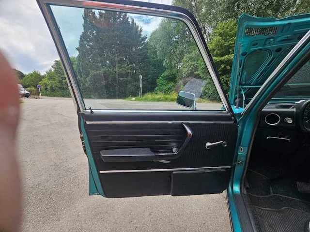 Bmw 2500 vintage auto uit 1973 - afbeelding 15 van  49