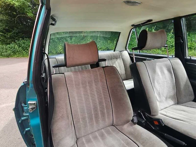 Bmw 2500 vintage auto uit 1973 - afbeelding 19 van  49