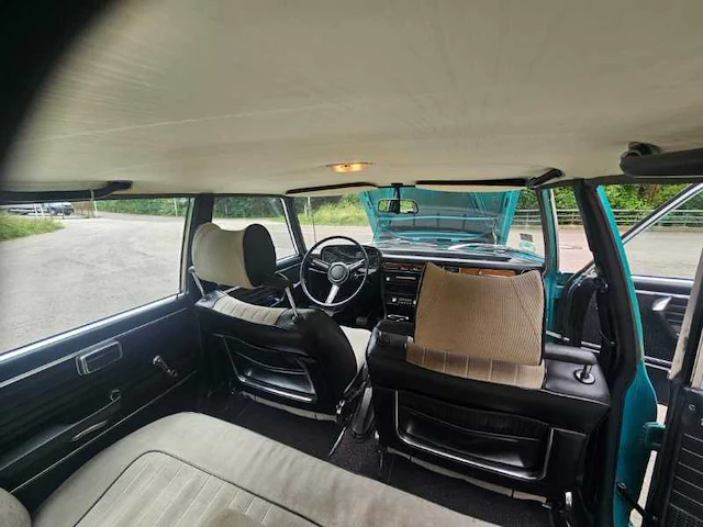 Bmw 2500 vintage auto uit 1973 - afbeelding 29 van  49