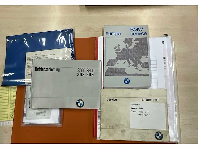 Bmw 2500 vintage auto uit 1973 - afbeelding 43 van  49