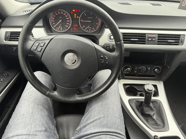 Bmw 3 (e90) 318 d, 2009 - afbeelding 2 van  31