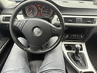 Bmw 3 (e90) 318 d, 2009 - afbeelding 2 van  31