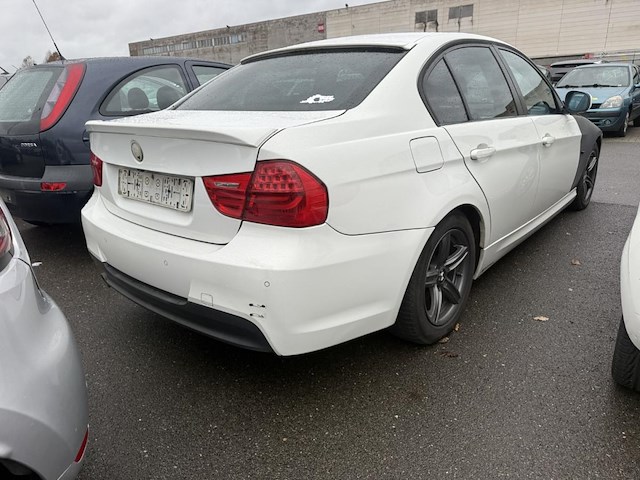 Bmw 3 (e90) 318 d, 2009 - afbeelding 26 van  31