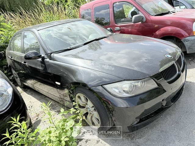 Bmw 3, enkel voor vergunninghouders en erkende centra voor verschrotting - afbeelding 1 van  10