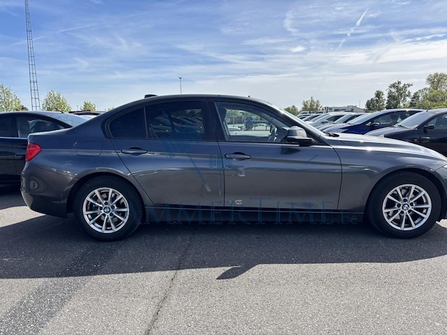 Bmw 3 f30 (316d), 2013 - afbeelding 33 van  38