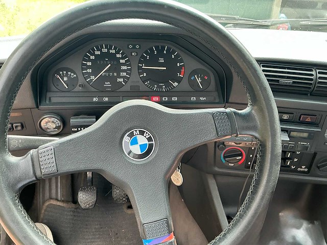 Bmw 3 reeks 320i oldtimer - afbeelding 7 van  33