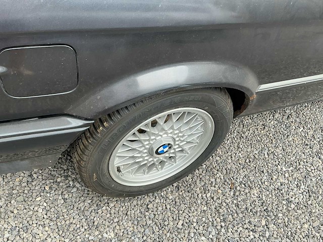 Bmw 3 reeks 320i oldtimer - afbeelding 14 van  33