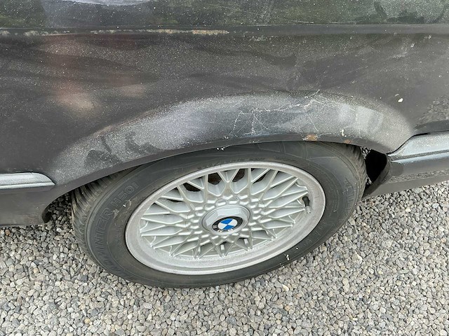 Bmw 3 reeks 320i oldtimer - afbeelding 18 van  33