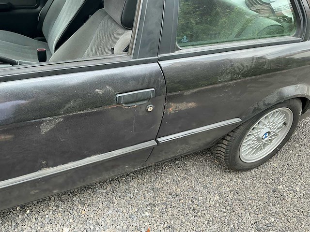 Bmw 3 reeks 320i oldtimer - afbeelding 12 van  33
