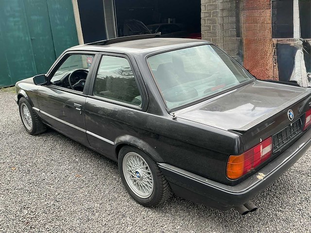Bmw 3 reeks 320i oldtimer - afbeelding 28 van  33