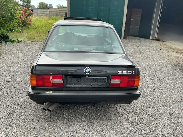 Bmw 3 reeks 320i oldtimer - afbeelding 29 van  33