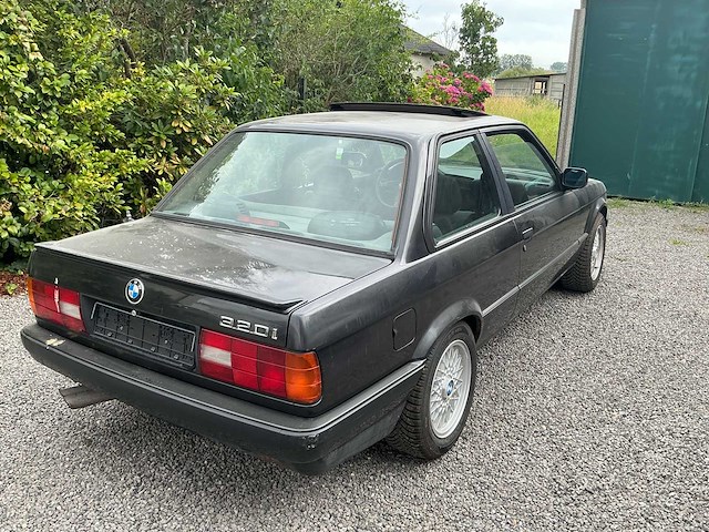 Bmw 3 reeks 320i oldtimer - afbeelding 30 van  33
