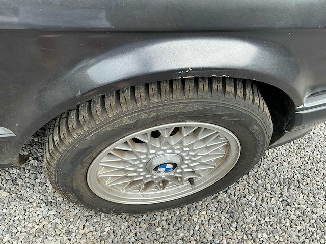 Bmw 3 reeks 320i oldtimer - afbeelding 13 van  23