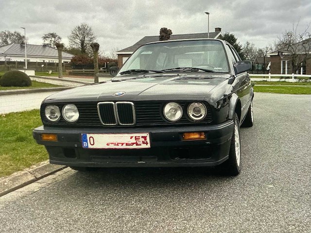 Bmw 3 serie e30 318 oldtimer - afbeelding 1 van  15