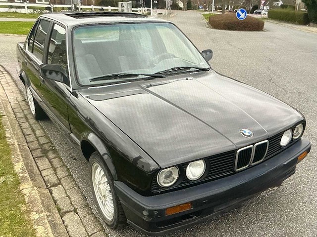 Bmw 3 serie e30 318 oldtimer - afbeelding 11 van  15