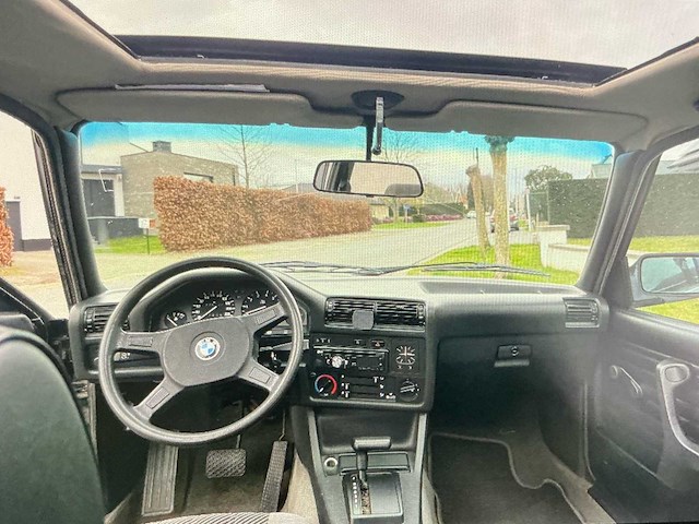 Bmw 3 serie e30 318 oldtimer - afbeelding 15 van  15