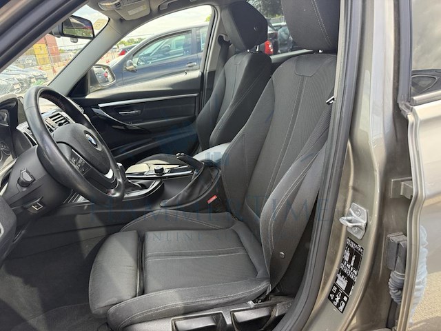 Bmw 3 touring 318 dx, 2017 - afbeelding 31 van  31