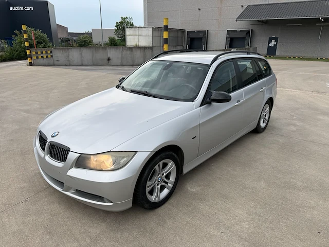 Bmw 318 2008 - afbeelding 13 van  18