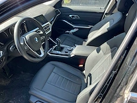 Bmw 318d personenauto - afbeelding 2 van  17