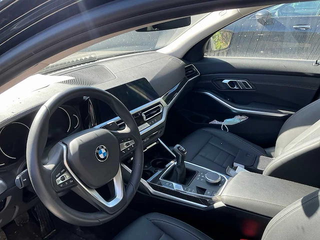 Bmw 318d personenauto - afbeelding 4 van  17