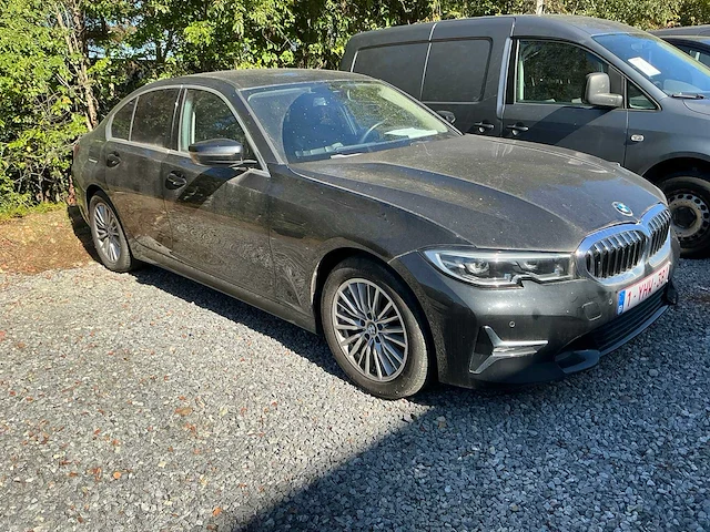 Bmw 318d personenauto - afbeelding 11 van  17