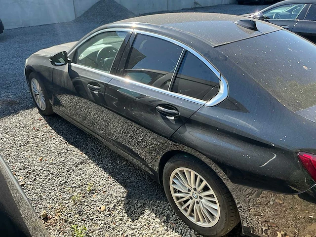 Bmw 318d personenauto - afbeelding 15 van  17