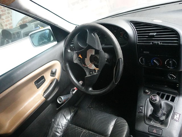 Bmw 318d - afbeelding 9 van  10