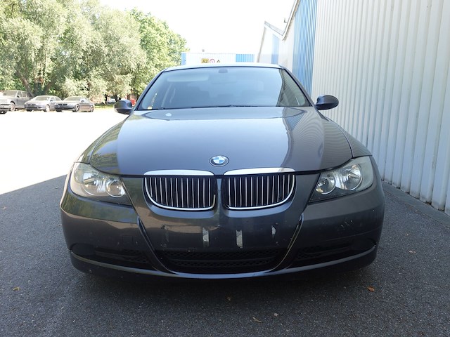 Bmw 318d - afbeelding 3 van  19