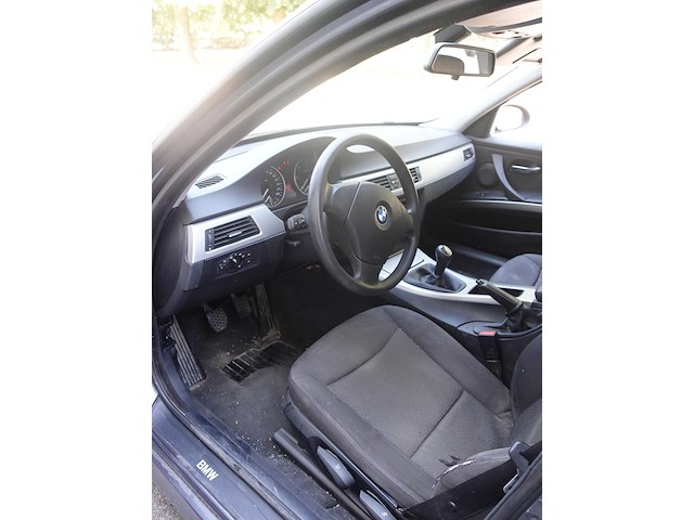Bmw 318d - afbeelding 8 van  19