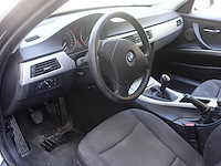 Bmw 318d - afbeelding 8 van  19