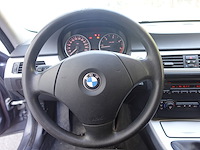 Bmw 318d - afbeelding 9 van  19