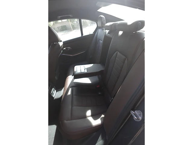 Bmw 318d - afbeelding 9 van  19