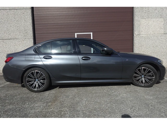 Bmw 318d - afbeelding 12 van  19