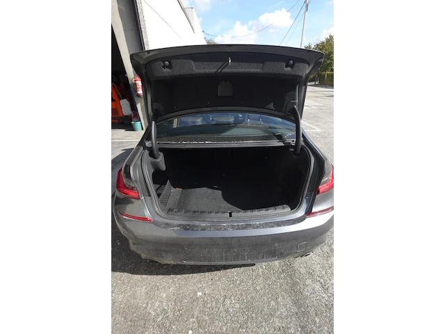 Bmw 318d - afbeelding 18 van  19