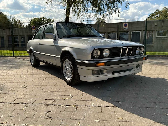 Bmw 318i af91 vintage auto's > 15 - afbeelding 2 van  42