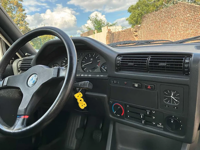 Bmw 318i af91 vintage auto's > 15 - afbeelding 19 van  42
