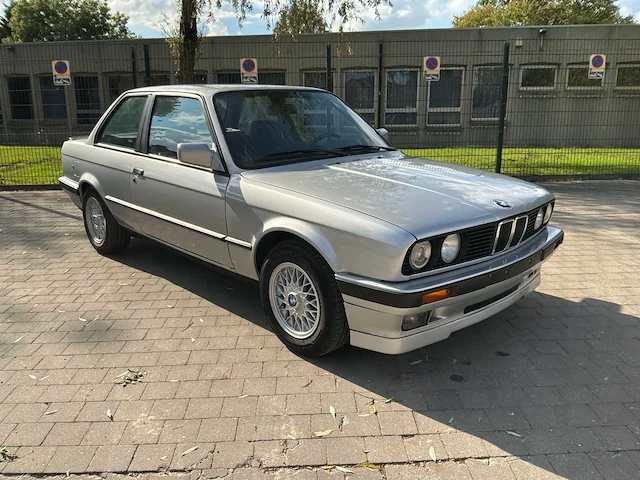 Bmw 318i af91 vintage auto's > 15 - afbeelding 40 van  42