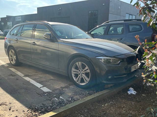 Bmw 318i personenauto - afbeelding 1 van  9