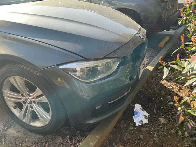 Bmw 318i personenauto - afbeelding 7 van  9