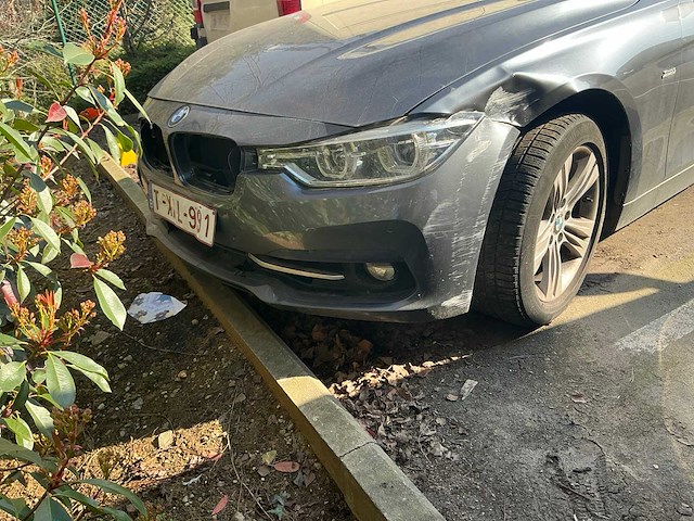 Bmw 318i personenauto - afbeelding 8 van  9