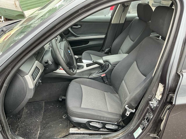 Bmw 318i personenauto - afbeelding 6 van  42