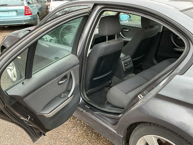 Bmw 318i personenauto - afbeelding 10 van  42