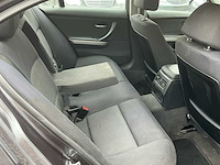 Bmw 318i personenauto - afbeelding 16 van  42
