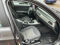 Bmw 318i personenauto - afbeelding 18 van  42