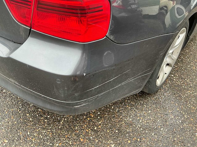 Bmw 318i personenauto - afbeelding 26 van  42